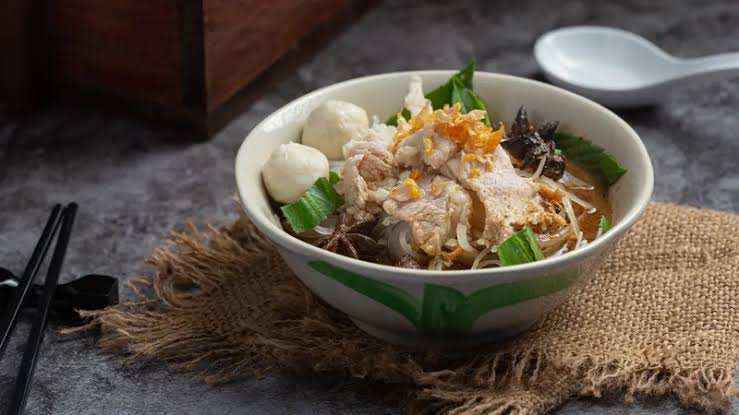 Rasa Bakso NJ: Kehangatan di Setiap Suapan di Jantung Cilacap